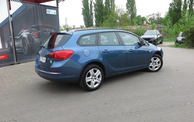 Opel Astra cena 26990 przebieg: 220000, rok produkcji 2014 z Pleszew małe 562